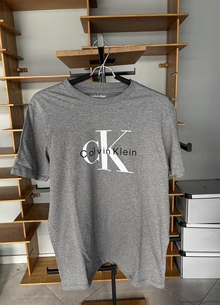 Чоловіча футболка calvin klein