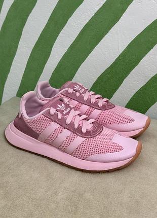 Жіночі кросівки adidas 37р