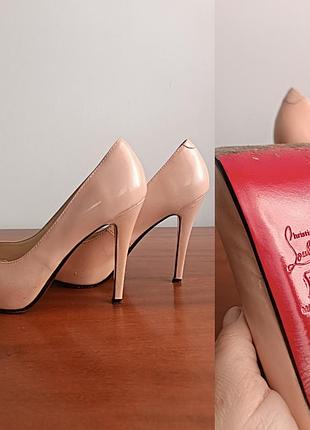 Туфли christian louboutin new very privé культовые туфли с открытым носком (peep-toe) и скрытой платформой в бежевом цвете (nude) 39