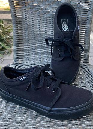 Чорні кеди на хлопчика vans 2