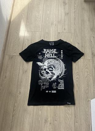 Футболка raise hell