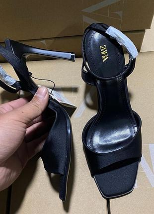 Босоніжки zara