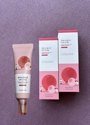 Round lab camellia deep collagen firming sun serum spf 50 сонцезахисна сироватка
