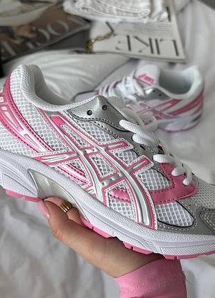 Женские кроссовки asics