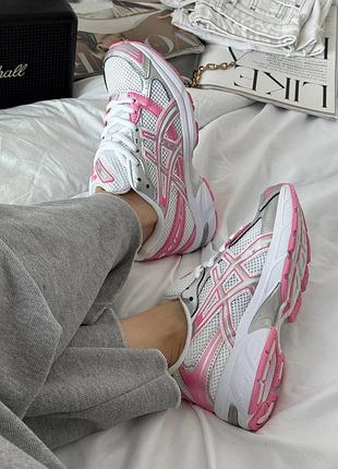 Женские кроссовки asics