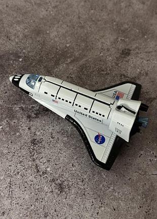 Металевий космічний шатл від nasa має озвучку, підсвітку