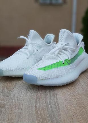 Ad1das yeezy boost 350 v2 белые с салатовым