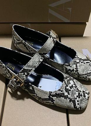 Балетки в принт zara