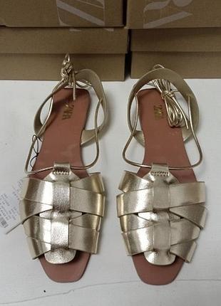 Босоніжки zara