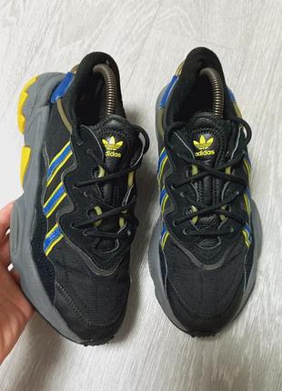 Фирменные кроссовки adidas ozweego