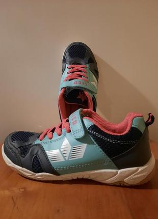 Кроссовки детские 30 г.