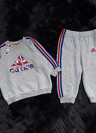 Костюм adidas на 9-12 місяців