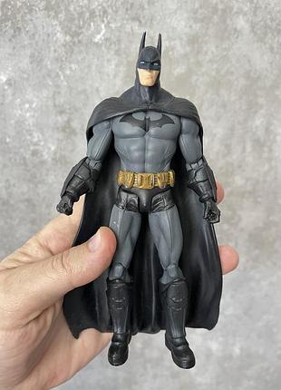 Оригинальная фигурка бетмэн по игре dc comics