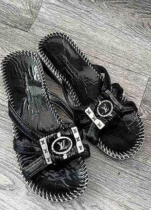 Жіночі шльопанці l. vuitton