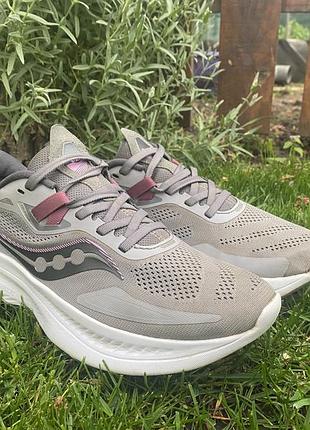 Оригінальні кросівки для бігу saucony guide 15 сірі р40/25см