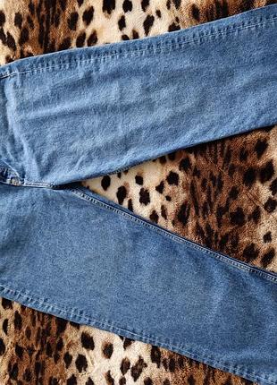 Качественные мужские джинсы от фирмы denim c.o.
застегиваются на пуговицы