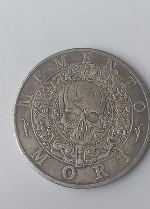 Монета momento mori