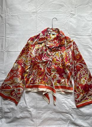 Яскрава атласна блуза zara з квітковим принтом та зав'язками спереду розмір м