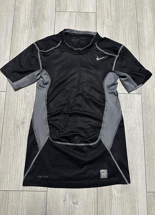 Спортивна футболка nike pro combat activewear t-shirt
