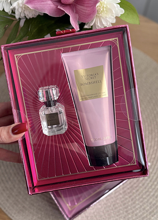 Набір подарунковий з парфумами bombshell victoria’s secret