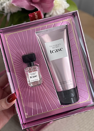 Набір подарунковий з парфумом tease victoria’s secret