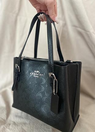 Сумочка coach, зручна, стильна для кожного дня