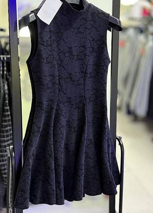 Сукня zara з фактурним квітковим візерунком