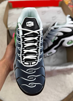 Air max plus tn black white mint 4