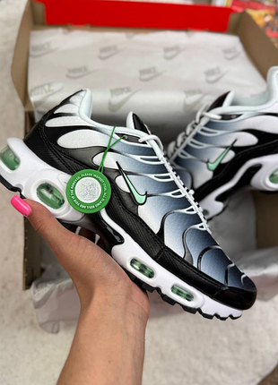 Air max plus tn black white mint