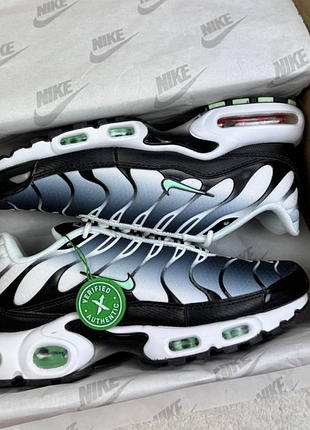 Air max plus tn black white mint 3