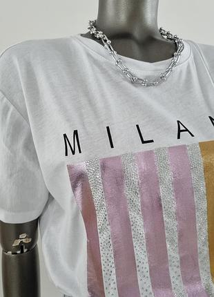Турецкая хлопковая футболка с блестящим сияющим принтом и надписью milano стразы