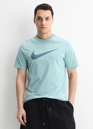 Чоловіча спортивна футболка nike мʼятного кольору у розмірі l