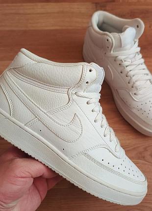 Оригинальные nike р40 длина стельки по факту 25.5см