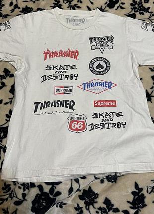 Футболка біла з написами thrasher