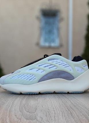 Ad1das yeezy 700 v3 бежевые с серым