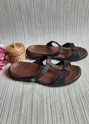Жіночі сандалі — crocs cleo iii у темно-коричневому кольорі  розмір 38