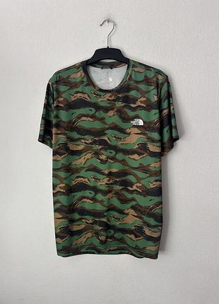 The north face reaxion amp deep grass green tee original чоловіча футболка тнф в камуфляжному забарвленні оригінал