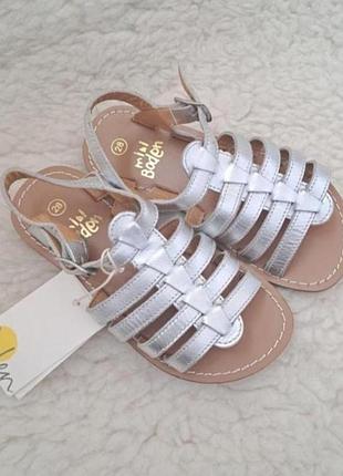 Босоніжки шкіряні "mini boden ".