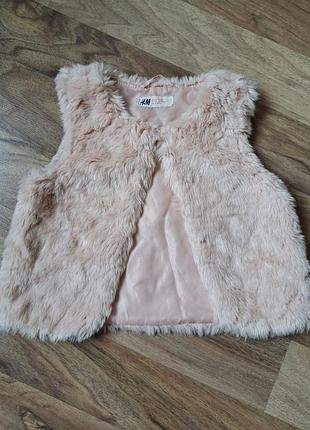 Розовая меховая жилетка на 5-6 лет h&amp;m