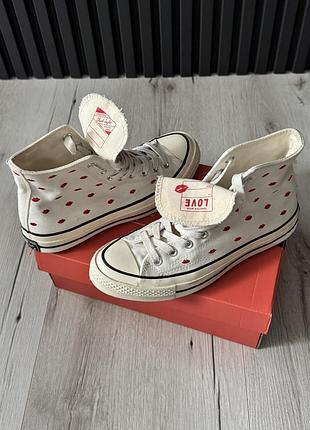 Продам жіночі кеди converse