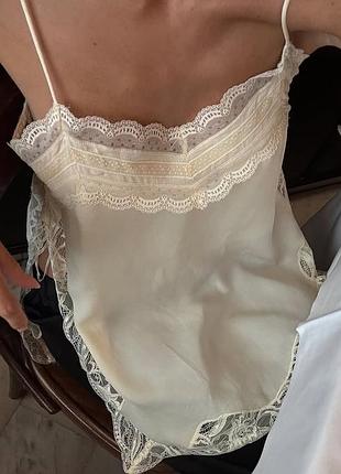 Шикарный трендовый молочный топ из вискозы с кружевом zara
🤩🤩🤩🤩🤩🤩🤩🤩🤩🤩🤩