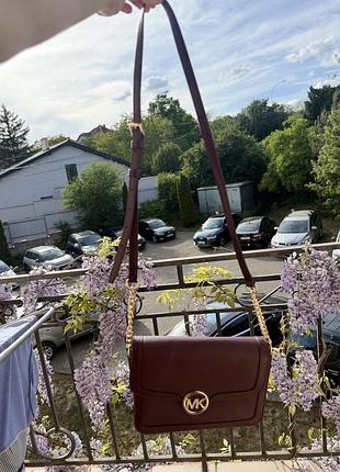Продается кожаная сумочка michael kors