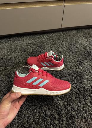 Оригінальні кросівки adidas