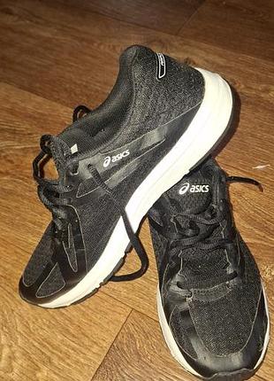 Кроссовки asics