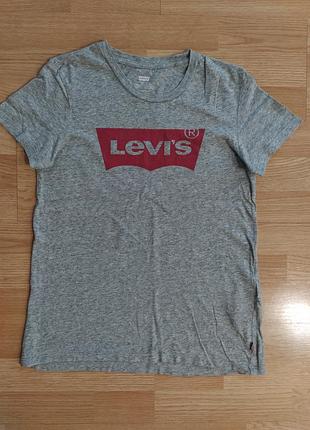 Спортивна футболка, жіноча, 💯 котон, оригінал, 
levis, size s/m