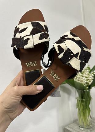 Шкіряні шльопки zara, 36