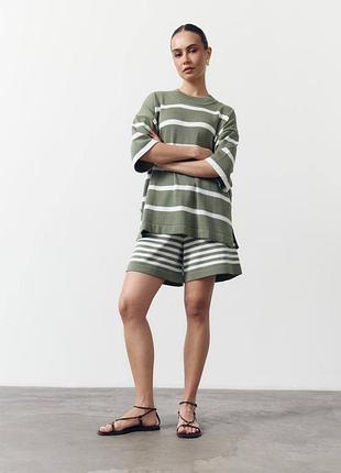 Трендовый вязаный костюм топ футболка и шорты oversize