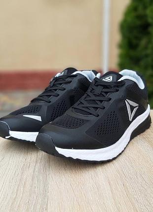 Reebok harmony road 3 чёрные на белой