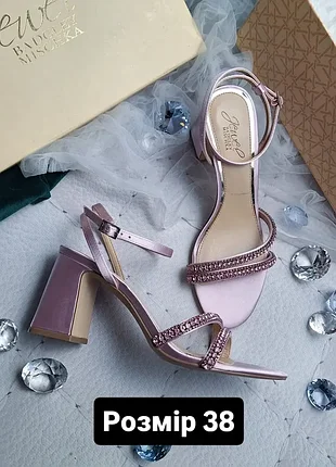 Badgley mischka оригінал вечірні весільні рожеві босоніжки зі стразами на підборах
