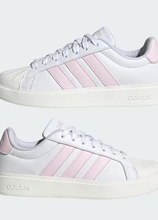 Шкіряні білі кросівки adidas